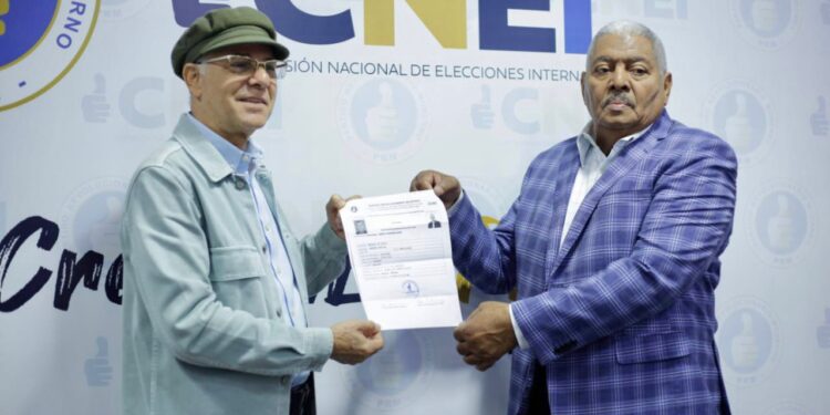 Manuel Jiménez es el primero en inscribir precandidatura en el PRM