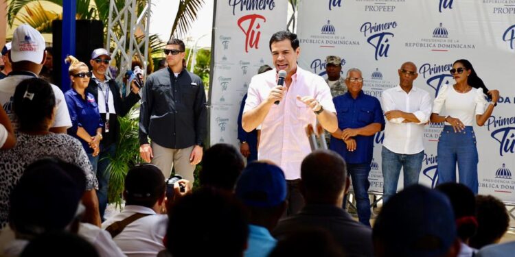 Roberto Ángel afirma acciones sociales de Abinader miles de personas en  región Este