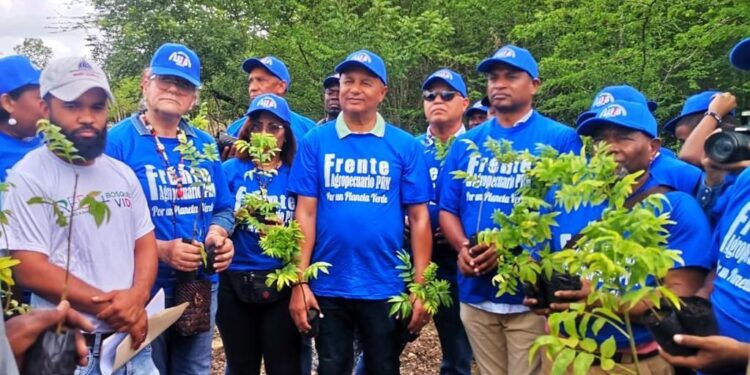Frente Agropecuario del PRM realiza jornada de reforestación en el Establo de San Luis