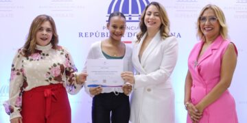 Supérate gradúa 84 jóvenes en áreas técnicas