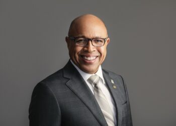 Alfredo Pacheco acepta inscribirse como diputado