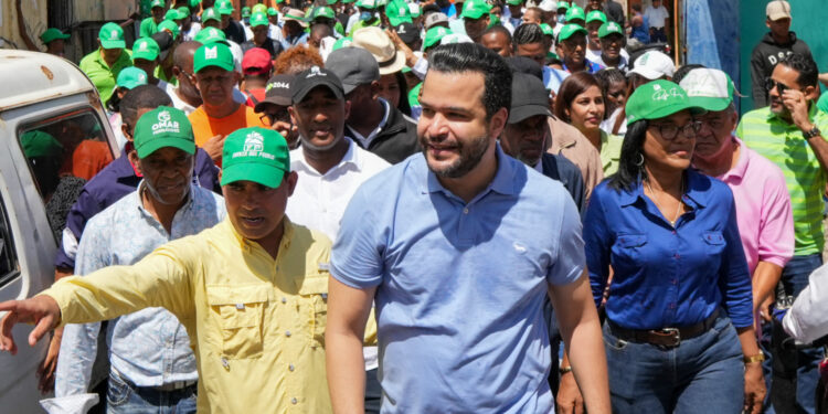 Rafael Paz recibe apoyo de altos dirigentes de la FP en Santo Domingo