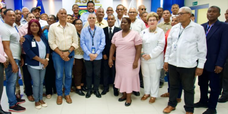 Alcalde Manuel Jiménez anuncia compra de tercera flotilla de 50 camiones