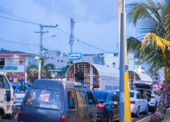 Migración interviene Malecón de la Zona Oriental ; detuvo 20 extranjeros entre ellos ocho circulaban ilegales