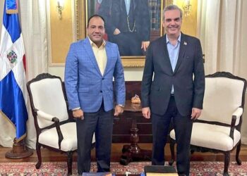 Salvador Holguín  pide cadena de oración por el presidente Abinader