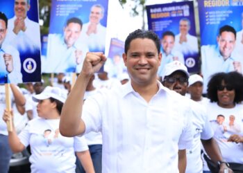 Precandidato a regidor Rafael Amador Figaris inicia recorrido “mano a mano” por diferentes sectores del D.N