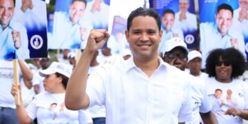 Precandidato a regidor Rafael Amador Figaris inicia recorrido “mano a mano” por diferentes sectores del D.N