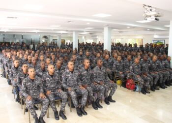 Director PN encabeza distribución de 400 nuevos agentes a sus respectivas áreas 