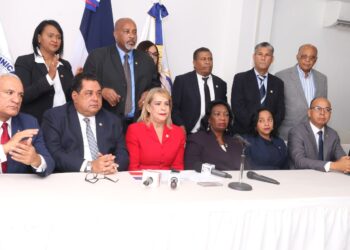 Colegio de Notarios denuncia Procuraduría le retiene cerca de RD$90 millones