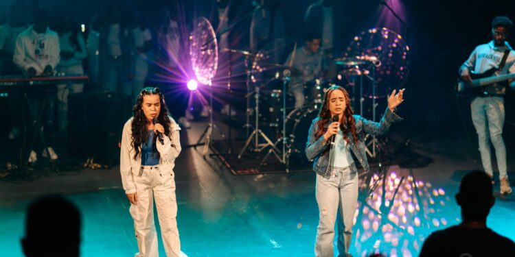 Dúo 2A Ministry presentó concierto Adoremos a una sola voz