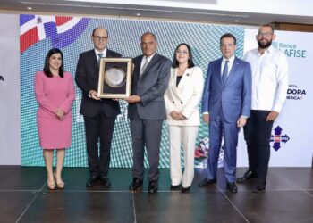 Fafise y Adoexpo reconocen Procesadora San Martín de Porres