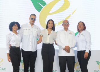 DIGECAC celebra 55 años embelleciendo las vías de la RD