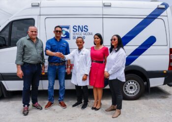 9-1-1 entrega ambulancia a Hospital de San José de Matanzas en María Trinidad Sánchez