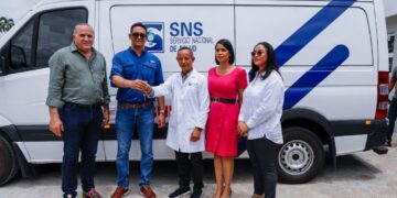 9-1-1 entrega ambulancia a Hospital de San José de Matanzas en María Trinidad Sánchez