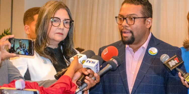 Organizaciones de pacientes rechazan llamado a paro del Colegio Médico