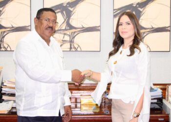 Director del SRSM juramenta nueva titular del hospital Félix María Goico