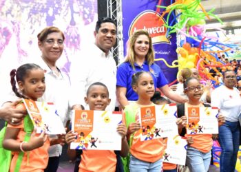 Kelvin Cruz clausura con 6,000 mil niños Olimpiadas Infantiles Municipales
