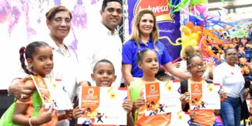 Kelvin Cruz clausura con 6,000 mil niños Olimpiadas Infantiles Municipales