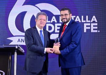 Leonel Fernández dice: "Si Dios quiere", volverá a hacer más por las iglesias