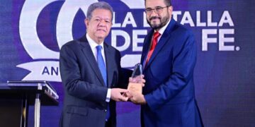 Leonel Fernández dice: "Si Dios quiere", volverá a hacer más por las iglesias