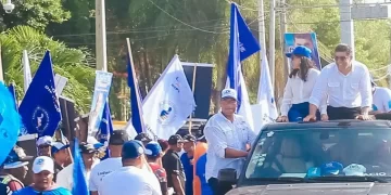 Dio alcalde realiza multitudinaria caravana en SDE
