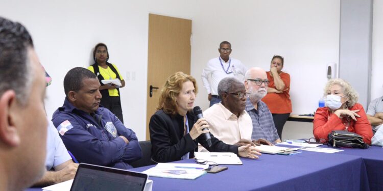 Medio Ambiente escucha académicos y ecologistas sobre reglamento para regular la cacería