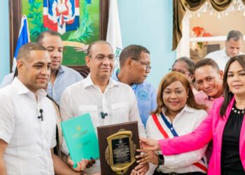 Reconocen al ministro de MOPC como visitante distinguido de SPM