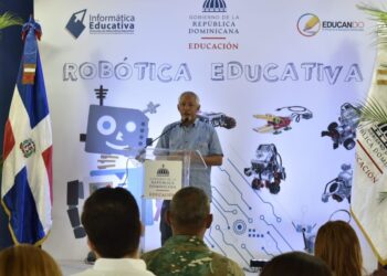 Educación inicia Campamento de Robótica Educativa donde participan más de 5 mil estudiantes