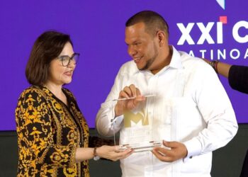 Declaran a Carlos Guzmán como el alcalde del año 2023