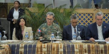 Presidente Abinader encabeza reunión de seguimiento de la seguridad ciudadana en la PN 