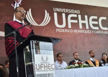 Rector UFHEC hace un llamado para la construcción de una autopista en el Sur