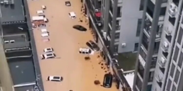 El Tifón Doksuri deja 720 mil afectados en sur de China