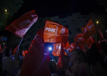 El PP gana pero no suma mayoría absoluta con Vox y tendrá difícil gobernar