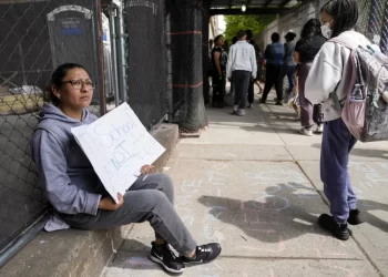 Crisis en Nueva York: La ciudad aloja a más de 100 mil personas sin hogar