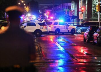 Cuatro muertos y dos menores heridos en un tiroteo en Filadelfia