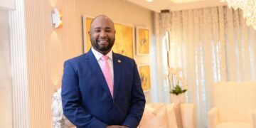 Precandidato a diputado Carlos Zapata presenta sus propuestas legislativas