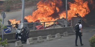 Nueva noche de disturbios en Francia dejó 16 detenidos y múltiples incendios