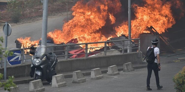 Nueva noche de disturbios en Francia dejó 16 detenidos y múltiples incendios