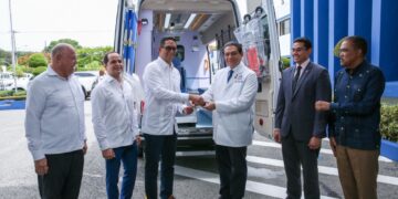 Sistema 9-1-1 entrega ambulancia al Ministerio de Salud Pública para pacientes con trastornos de salud mental