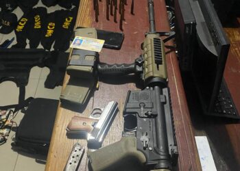 Capturan prófugo y ocupan fusil, pistola, prendas policiales y otros efectos en DN