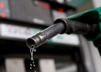Precios combustibles seguirán iguales