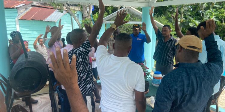 Félix Grullon juramenta Movimiento 32 con Luis