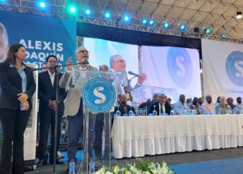 Alexis Joaquín busca presidencia del país; proclaman su candidatura en magno evento