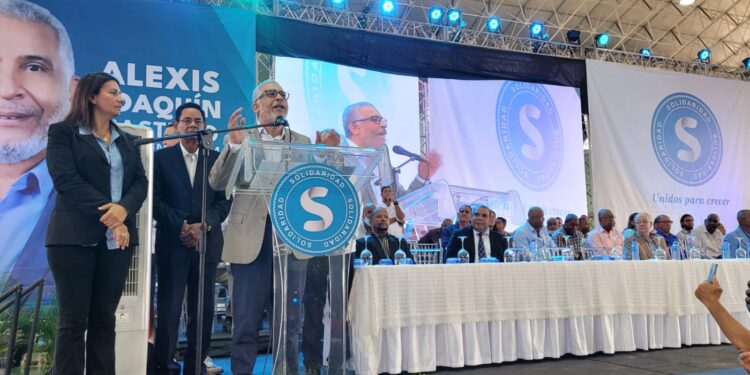 Alexis Joaquín busca presidencia del país; proclaman su candidatura en magno evento