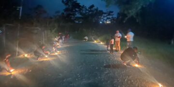 Zambrana vuelve a protestar con encendido de sus velas por arreglos de sus calles