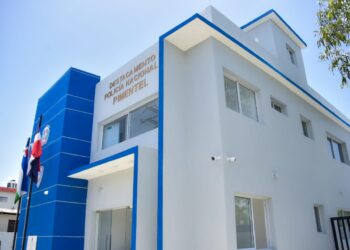 Gobierno entrega obras de deportivitas y de seguridad en distintos puntos del país