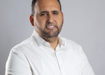 Precandidato a diputado abogará para que los jóvenes tengan un empleo decente