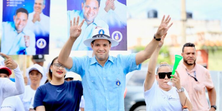 Amador Figaris agradece respaldo masivo de la gente en caravanas de este fin de semana