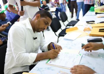 Miguel Rojas formaliza su precandidatura a diputado por la provincia La Altagracia