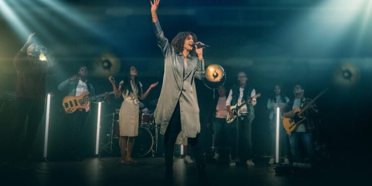 Esther Vanderhorst promociona tema “Tu sangre”